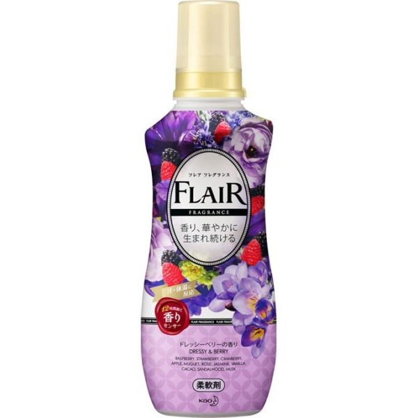 Antibakterinis skalbinių kondicionierius KAO "Flair Fragrance", gėlių ir uogų aromatas, 570ml